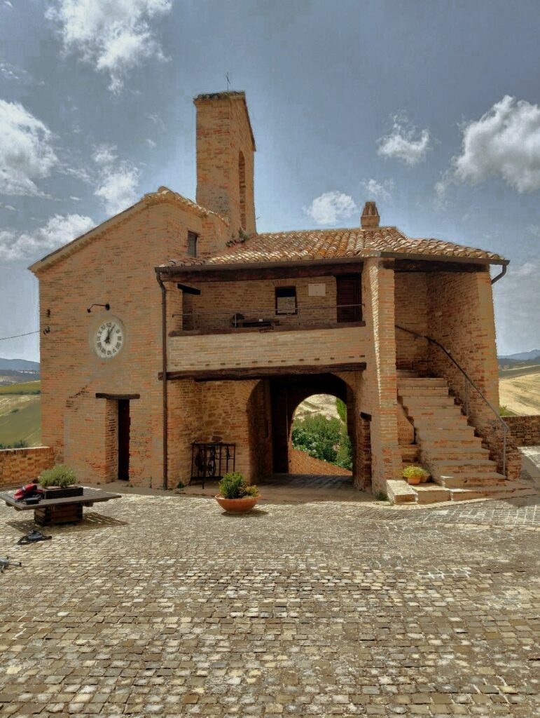 La costruzione più bella di Loretello.