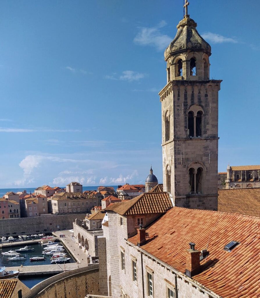 Lo scorcio di una città dalle mille sfaccettatture, che rimarrà nel mio immaginario una delle più belle che abbia mai visto.