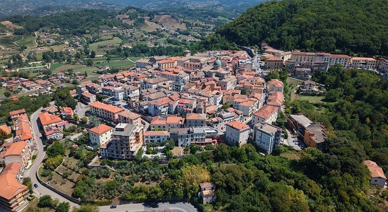 Foto aerea di Atina.